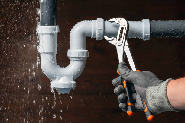 Professional Drain Cleaning technician working in Abingdon, IL